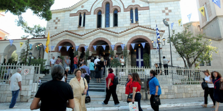 Έρευνα: Τι πιστεύουν οι Έλληνες για Πάσχα, θρησκεία και Εκκλησία