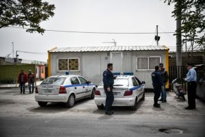 Ελαιώνας: Αστυνομική επιχείρηση για την απομάκρυνση προσφύγων