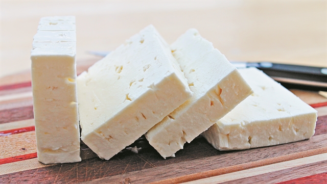 Πιο χαμηλά το επιτόκιο