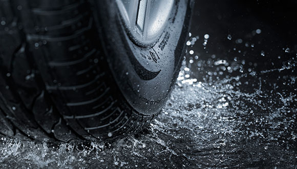 Υδρολίσθηση: Το ύπουλο φαινόμενο που πρέπει να γνωρίζουν οι οδηγοί