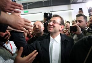 Εκρέμ Ιμάμογλου: Ο άνθρωπος που πήρε την Πόλη από τον Ερντογάν