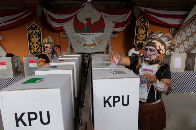 Ινδονησία: Πάνω από 270 εκλογικοί υπάλληλοι πέθαναν μετρώντας ψήφους