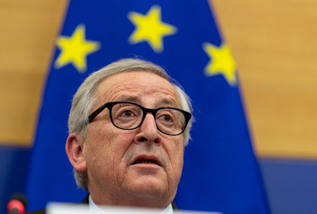 Γιούνκερ: Απίθανο να αποχωρήσει από την Ευρωπαϊκή Ένωση η Πολωνία