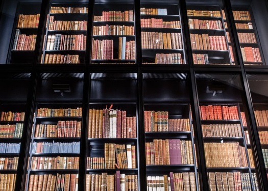 Βαρκελώνη: Αφαιρούνται από τις παιδικές βιβλιοθήκες παραμύθια με σεξιστικό περιεχόμενο