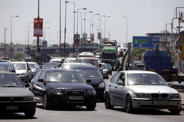 Σύγκρουση οχημάτων στου Ρέντη