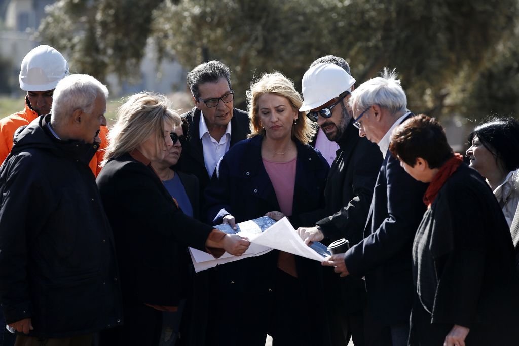 Σόου από Δούρου στη Μάνδα διαφημίζοντας τα αντιπλημμυρικά έργα