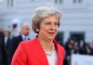 Brexit: Πρώτη παραίτηση υφυπουργού της Μέι