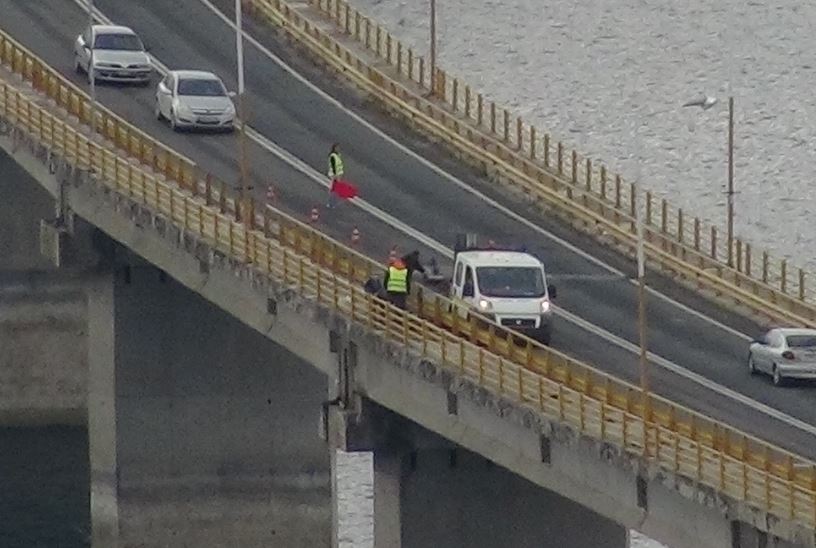 Κοζάνη: Ανοιξε την πόρτα από το ταξί και πήδηξε από τη γέφυρα των Σερβίων