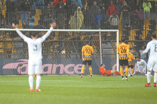 Τέταρτος με το σπαθί του