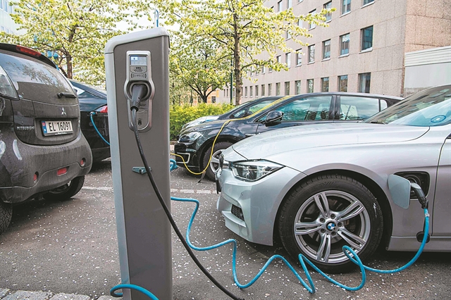 Οι «πυλώνες» που ανεβάζουν τα βολτ