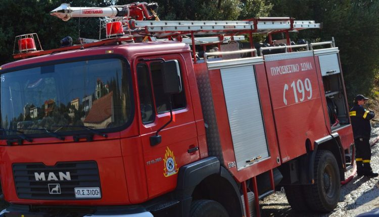 Θεσσαλονίκη: Πυρκαγιά σε εργοστάσιο ανακύκλωσης στη Σίνδο