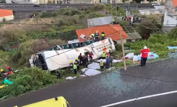 Πολύνεκρο δυστύχημα με τουριστικό λεωφορείο στην Πορτογαλία