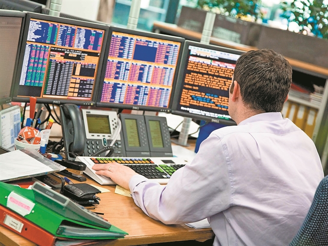 Υπερπλεονάσματα χωρίς τέλος