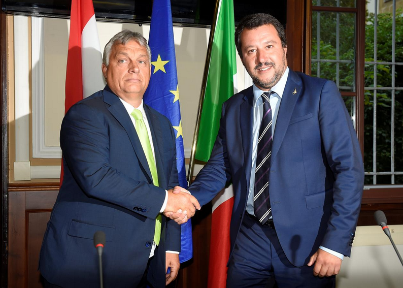 Die Zeit: Η Ακροδεξιά ονειρεύεται την κατάληψη της ΕΕ