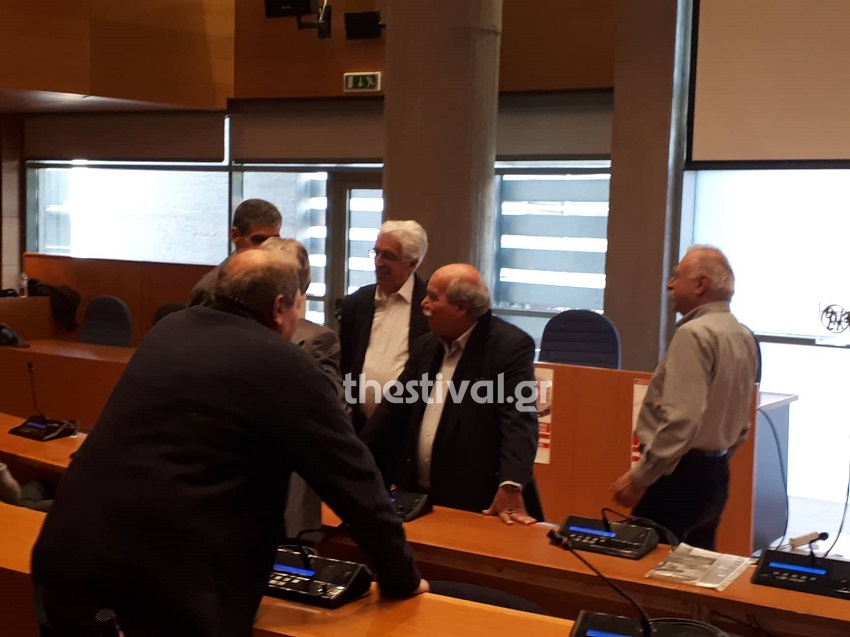 Θεσσαλονίκη: «Έκραξαν» τον Βούτση για τις Πρέσπες