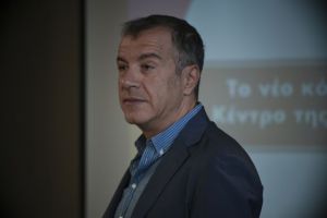 Θεοδωράκης: Προτεραιότητα της χώρας η μείωση φόρων και εισφορών
