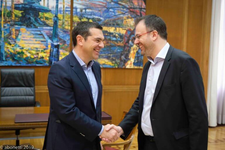 «Σφράγισαν» την εκλογική τους συνεργασία Τσίπρας – Θεοχαρόπουλος