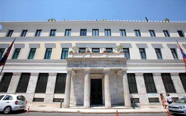 Μπλόκο στη Χρυσή Αυγή από το Δημοτικό Συμβούλιο Αθήνας