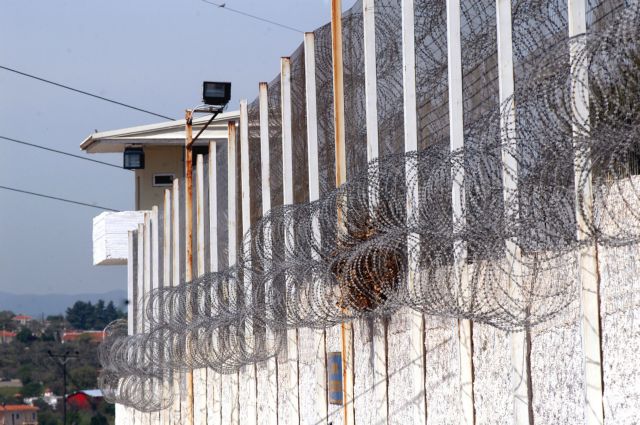 Φυλακές Αυλώνα: Συμπλοκές αλλοδαπών κρατουμένων με όπλα πέτρες και καυτό λάδι