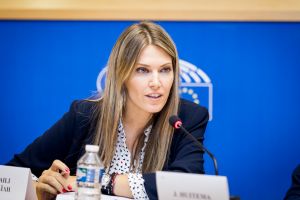 Μέτρα για την προστασία εργαζόμενων με συμβάσεις ορισμένου χρόνου ζητά η Εύα Καϊλή