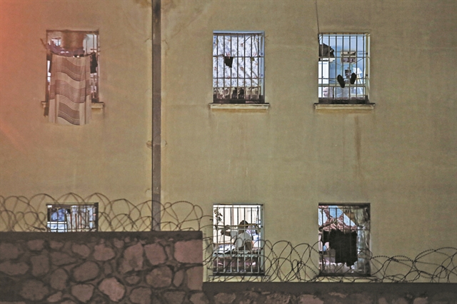 Ολοι ξέρουν αλλά δεν μπορούν να κάνουν τίποτα