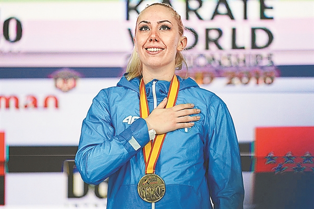 Η ωραία Ελένη του καράτε