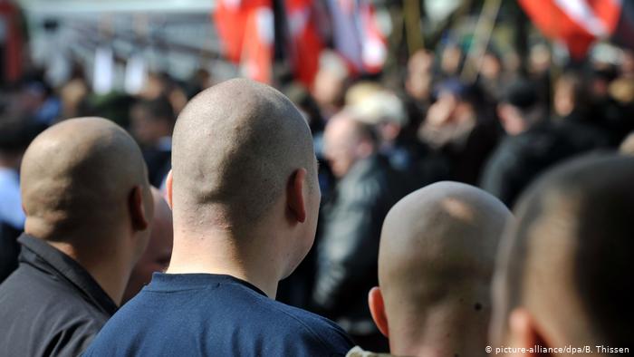 DW : Αυξάνεται ο κίνδυνος της δεξιάς τρομοκρατίας στη Γερμανία