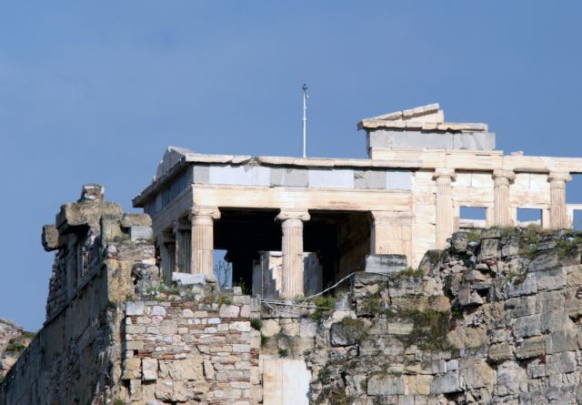 Αποκαταστάθηκε το αλεξικέραυνο στον αρχαιολογικό χώρο της Ακρόπολης