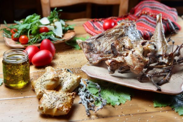 Τι και πως να φας το Πάσχα για να μην βαρύνεις