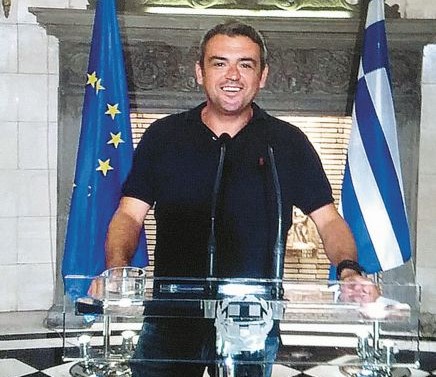 Εκνευρισμός στο Μαξίμου από τις αποκαλύψεις για τον Πετσίτη