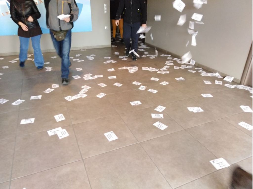 Έφοδος Ρουβίκωνα σε βιομηχανία εμφιάλωσης νερού