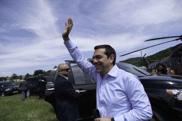 Ο Τσίπρας σε μαύρο τζιπ με οδηγό τον Μπορίσοφ