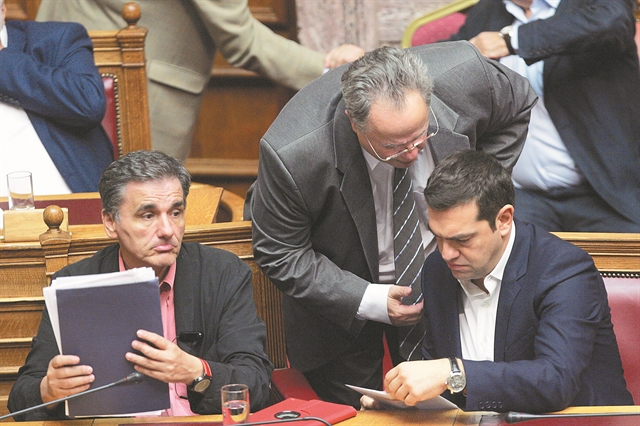 ΣΥΡΙΖΑ: Φυγόκεντρες δυνάμεις την ώρα του… ταμείου