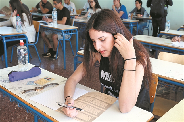 Πανελλαδικές: Επιχείρηση «Κανένας εκτός ΑΕΙ»