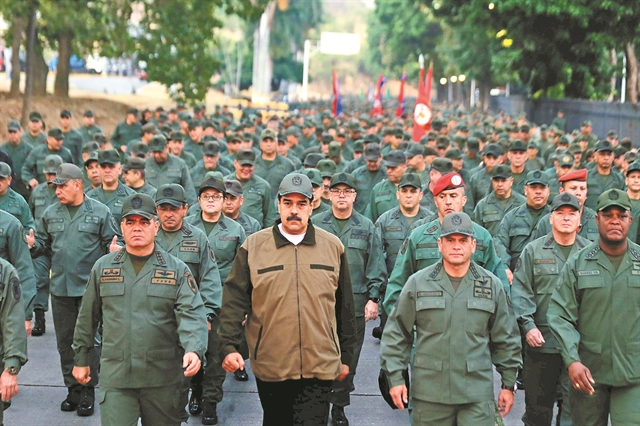 Στα χέρια του στρατού οι εξελίξεις