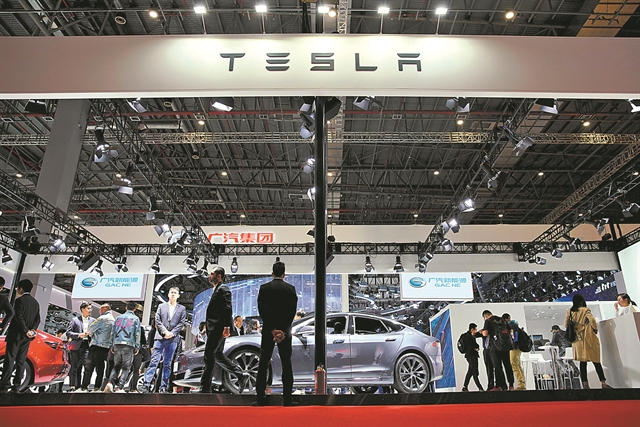 Επιχείρηση γοητεία από Tesla σε Ευρώπη και Κίνα