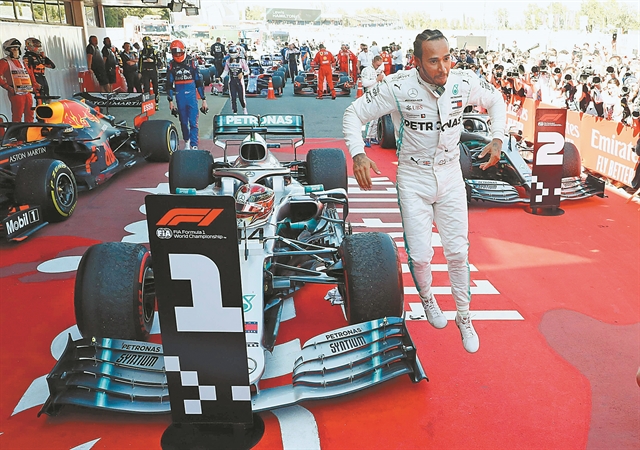 Αψεγάδιαστη και χωρίς ανταγωνισμό η Mercedes-Benz