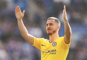 Ο Αζάρ έρχεται, Μπέιλ και Νάβας φεύγουν