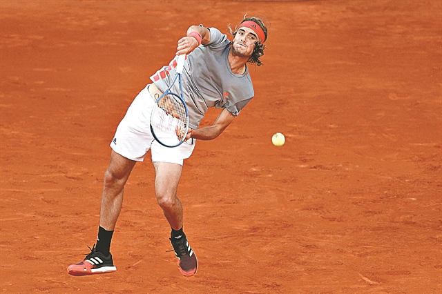 Χωρίς ανάσα και με το βλέμμα ακόμη ψηλότερα