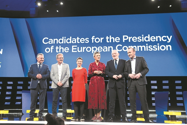 «Ξιφομαχία» για μετανάστες και ανεργία των νέων