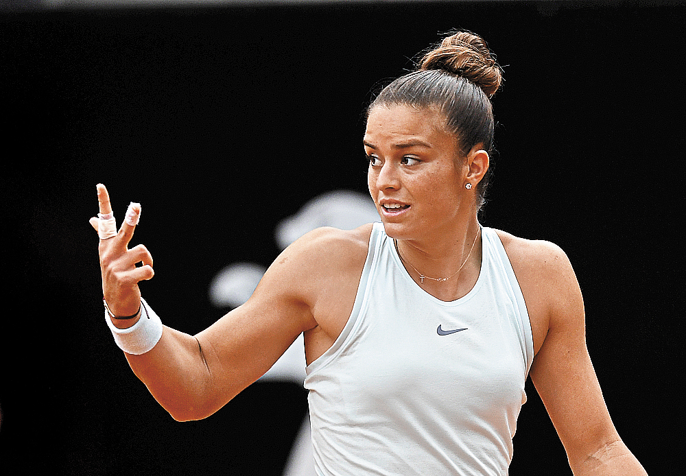 Δρέπει τους καρπούς των κόπων της