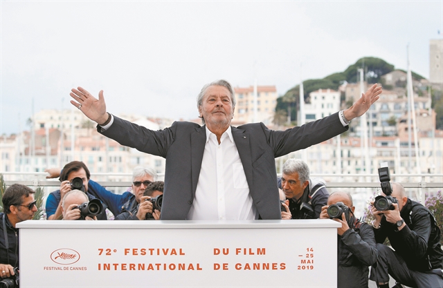 Ο Αλέν, ο Πέδρο και ο Ελτον