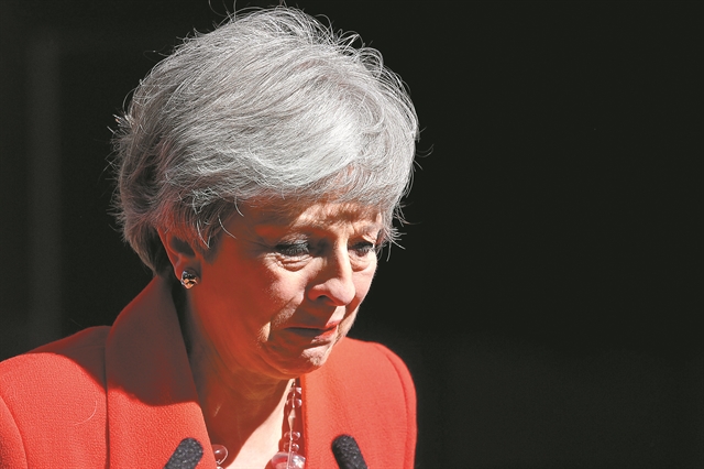 Παραιτήθηκε πριν από τη συντριβή