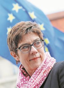 «Δεν ροκανίζω την καρέκλα της Μέρκελ»