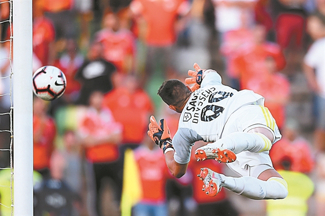 Παραμένει πρώτη η Μπενφίκα