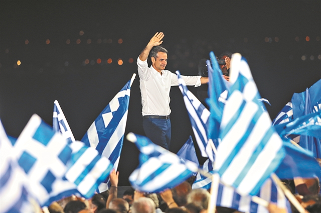 ΝΔ – ΠΑΣΟΚ Βίοι αντίθετοι