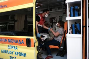 Θεσσαλονίκη: Απεγκλωβισμός τεσσάρων ατόμων από φλεγόμενο κτίριο