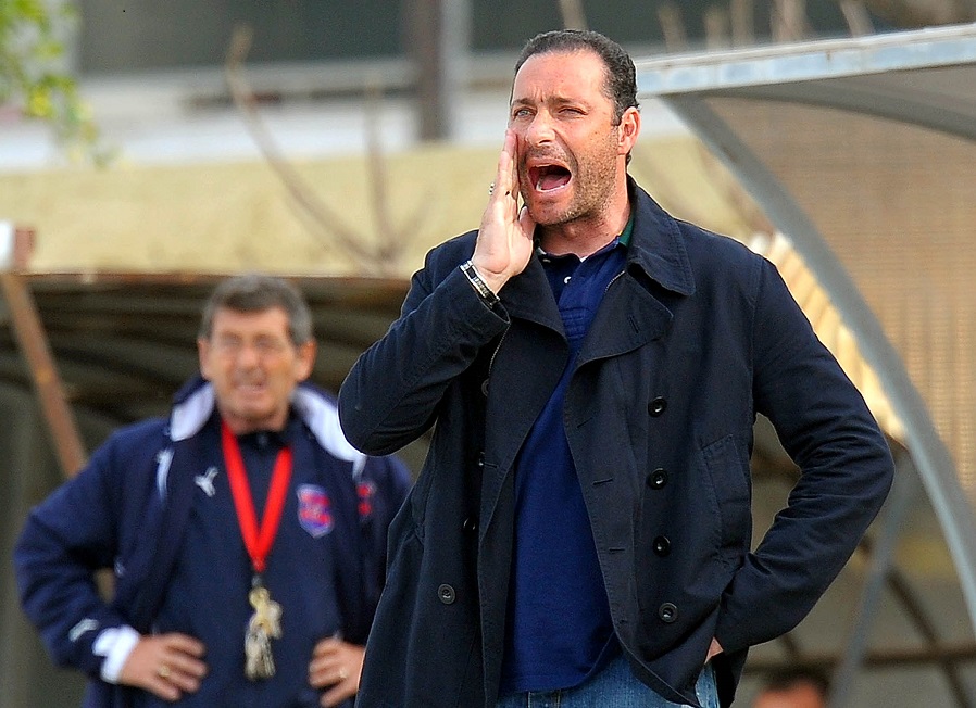 Συγκίνηση για τον Ρουτζιέρη, έχασε τον πατέρα του στην εξέδρα την ώρα του αγώνα!