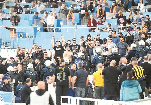 Και όμως, συγγενείς και φίλοι… πλακώθηκαν