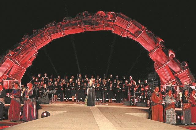 Χρέος, τιμή, μνήμη, συγκίνηση